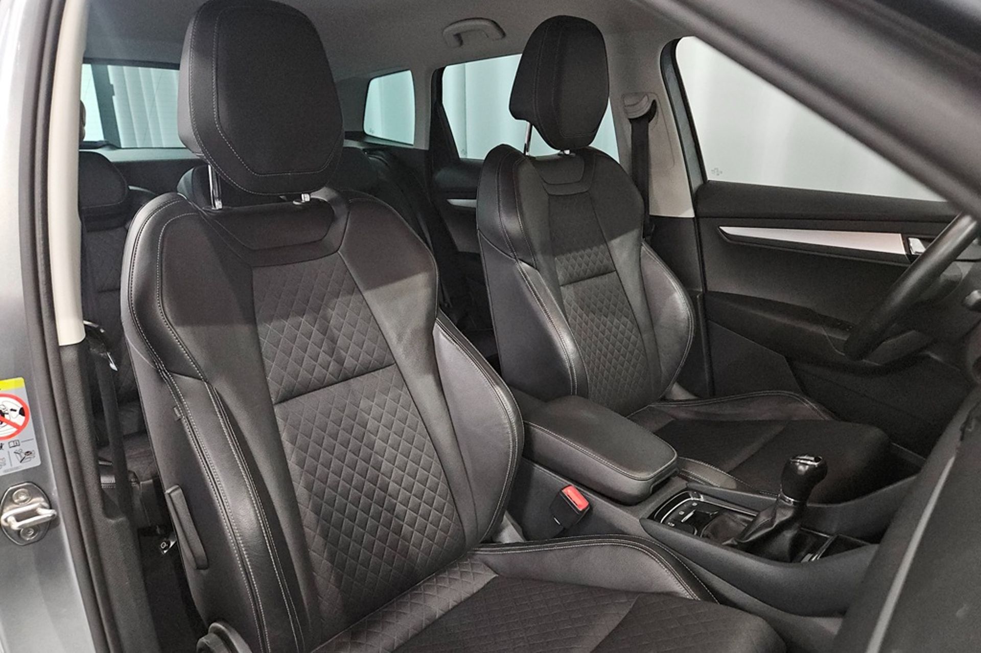 Skoda Karoq 2020, photo 6/9