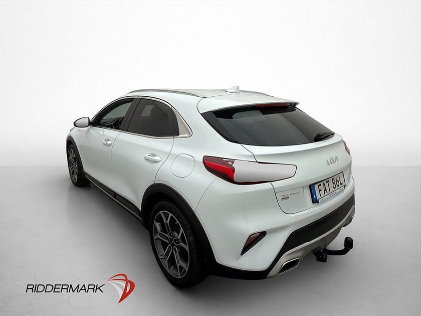 Bild 5 av Kia XCeed Plug-in Hybrid 141hk Drag Döda-vinkel Kamera Navi