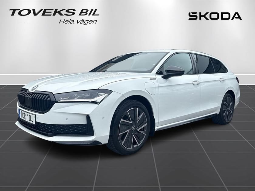 Bild 1 av Škoda Superb iV Kombi SPORTLINE 1,5 TSI 204 HK 6 VXL DSG