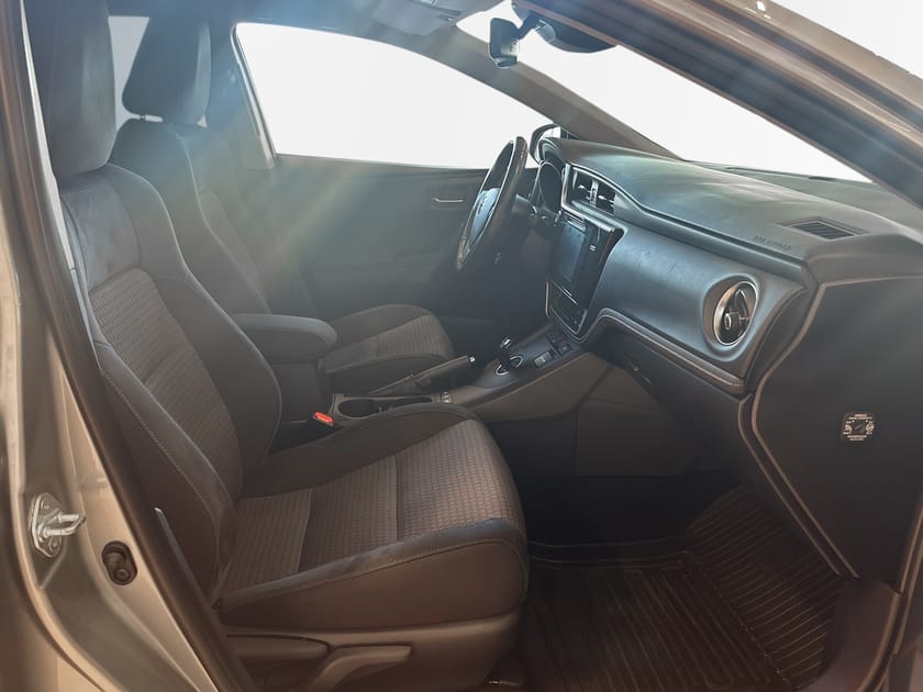 Bild 4 av Toyota Auris Touring Sports Hybrid 1.8 (136hk) Aut