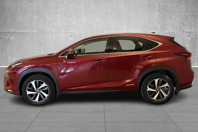 Bilde 2 av Lexus NX 300h AWD Luxury/4x4/alle servicer/lav.km/