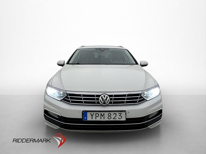 Bild 2 av Volkswagen Passat Sportscombi TDI 4M R-Line Cockpit Värmare Kamera Drag