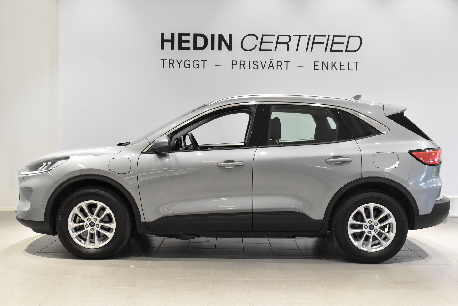 Ford Kuga Plug-In Hybrid 2021, bild 2/21