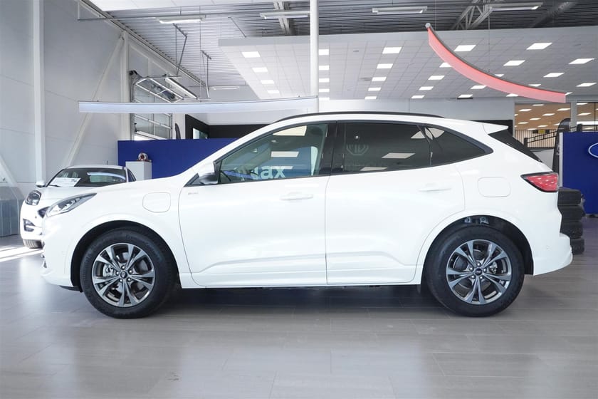 Bild 3 av Ford Kuga Plug-In Hybrid ST Line Backkamera Rattvärme Elstol Förare