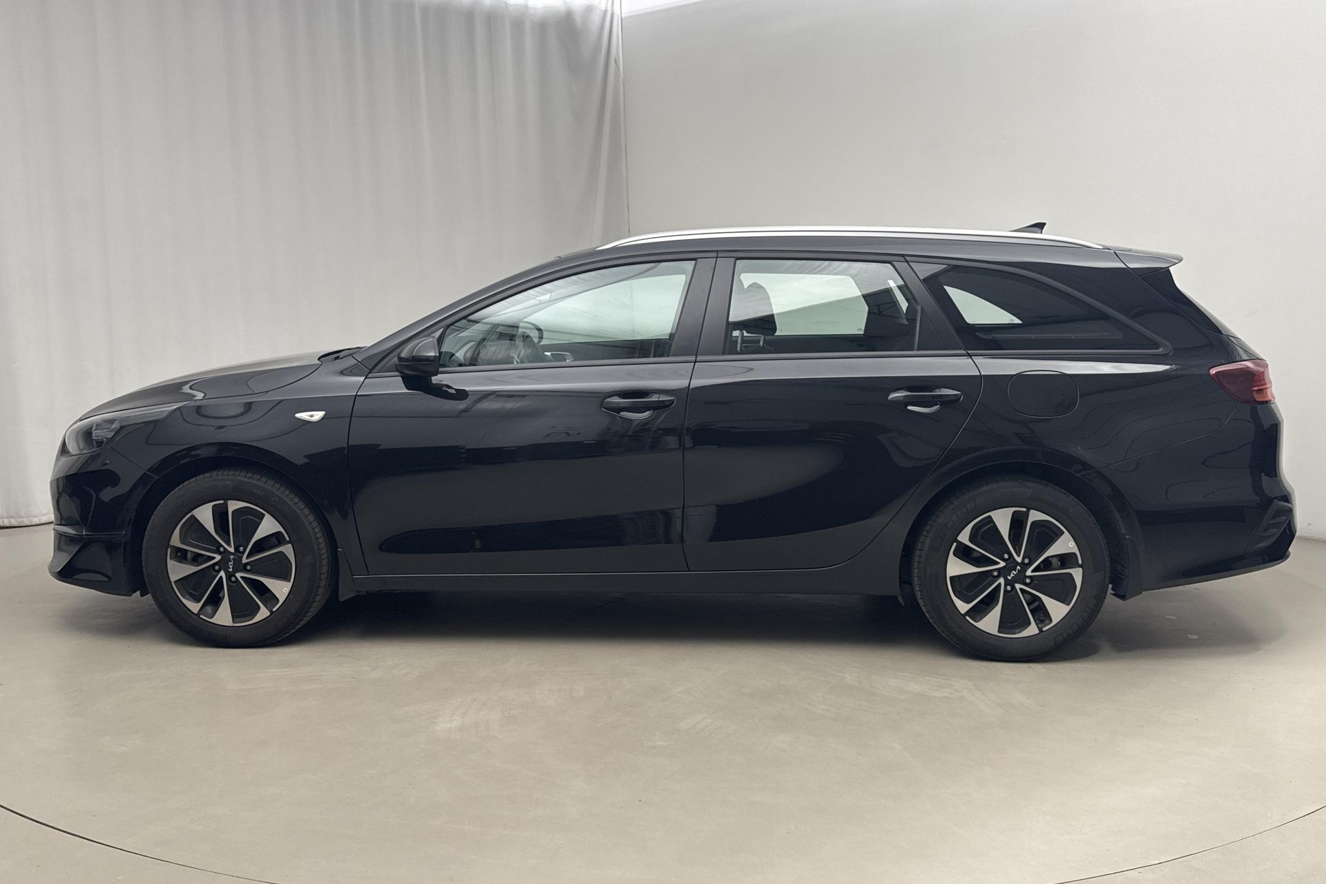 Kia Ceed Sportswagon 1.5 T-GDI 2025, bild 2/10