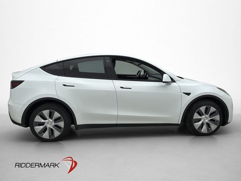 Bild 5 av Tesla Model Y Long Range AWD MOMS En-brukare Autopilot Skinn