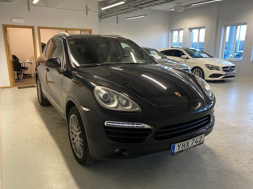 Bild 2 av Porsche Cayenne Diesel TipTronic S AWD Navi Nybes
