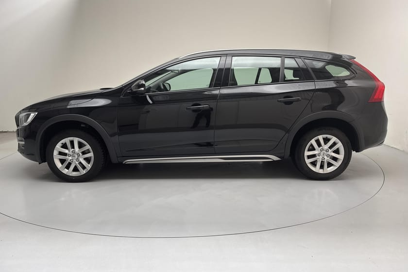 Bild 2 av Volvo V60 Cross Country D4 AWD 190hk Momentum Värmare