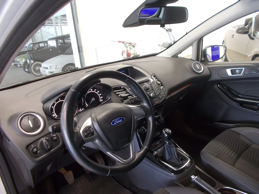 Bild 5 av Ford Fiesta Titanium 1.0 80hk Kamremsbytt/LågSkatt/S&Vhjul