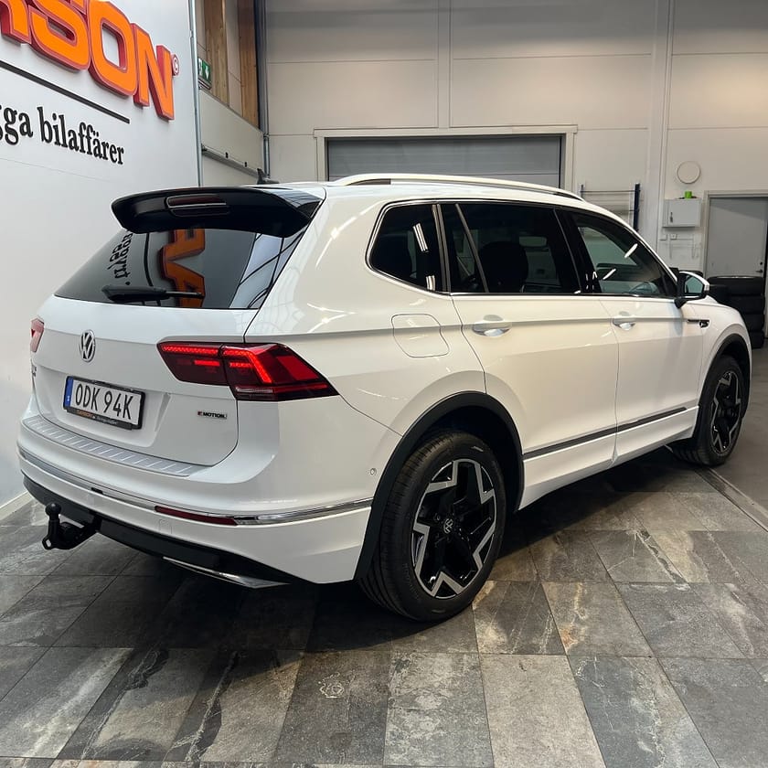 Bild 3 av Volkswagen Tiguan Allspace 5-sätes 2.0 TDI 4Motion GT Cockpit Carplay Dragkrok
