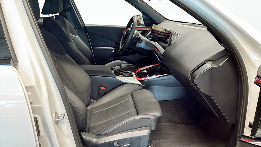 Bild 3 av BMW X3 30e xDrive Msport Drag Navi