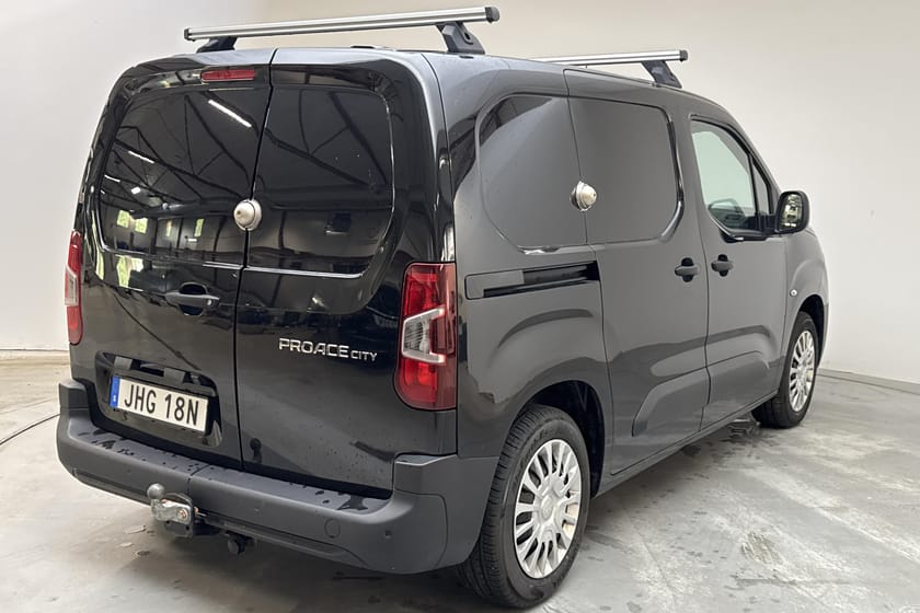 Bild 3 av Toyota ProAce City 1.2T (110hk) Drag Backkamera