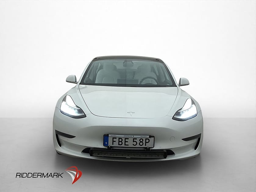 Bild 3 av Tesla Model 3 Long Range AWD Autopilot Drag Ljus interiör