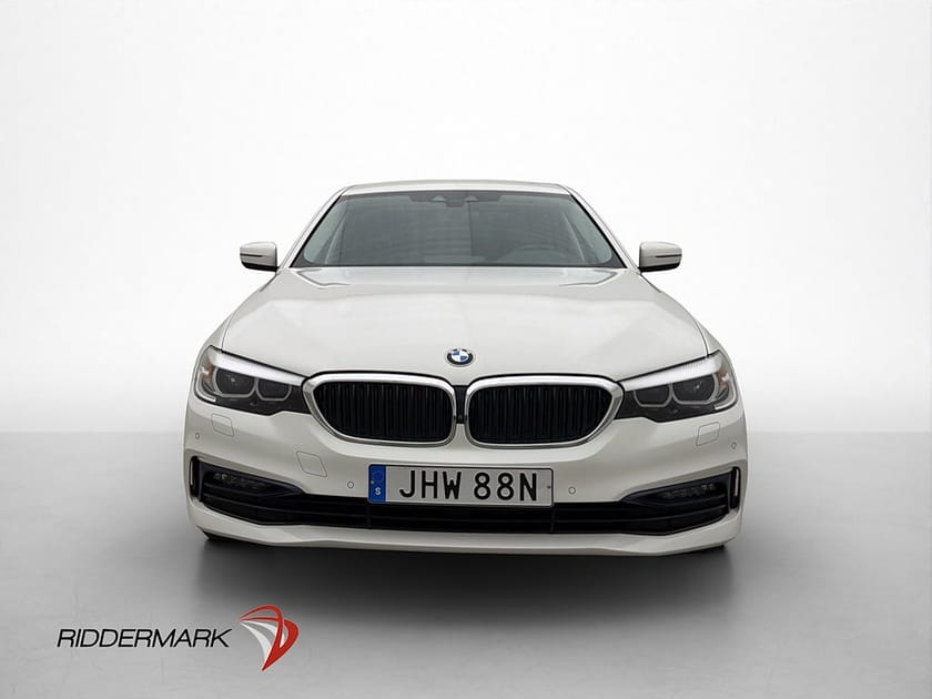 Bild 2 av BMW 530e xDrive iPerformance Sedan Navi Rattvärme Cockpit Ambient