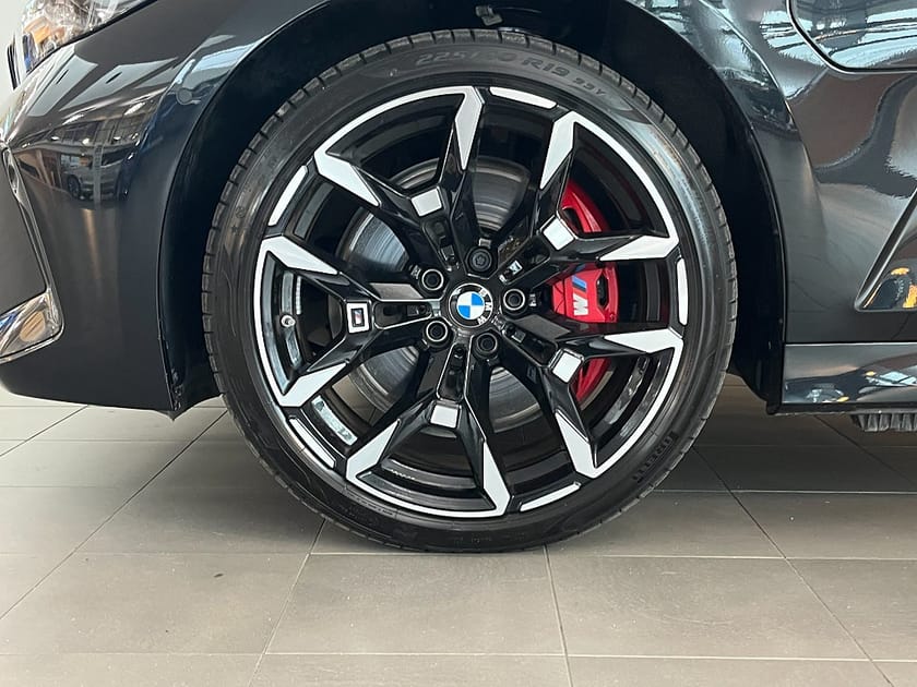 Bild 4 av BMW 330e xDrive Sedan M Sport Pro H/K Comfort Access Adpt Farth