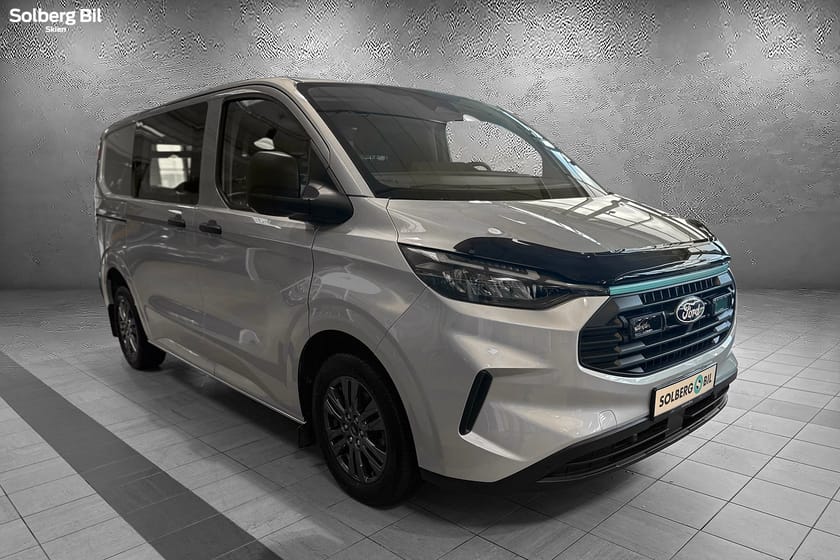 Bilde 3 av Ford Transit Custom 320 AWD/ 170hk Aut. / 2 Skyvedører/ ACC/ Henger.F