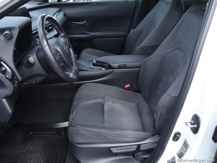 Bild 5 av Lexus UX 250h UX250h CVT Hybrid Rattvärme