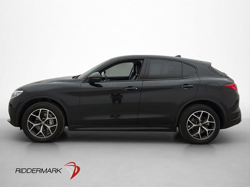 Bild 5 av Alfa Romeo Stelvio 16V Q4 Kamera Halvskinn Elstolar Rattvärm