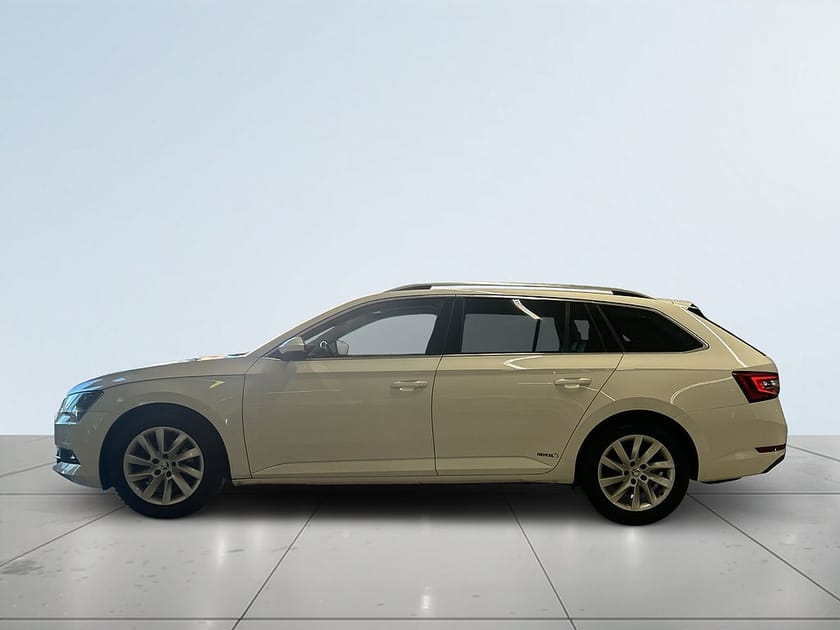 Bild 4 av Škoda Superb Kombi Skoda 2.0 TDI 4x4 Business Style Drag Dvärme CANTON S&V