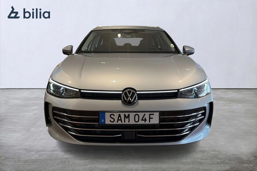 Bild 2 av Volkswagen Passat Variant eHybrid Elegance 1.5 TSI Värm Drag 272HK