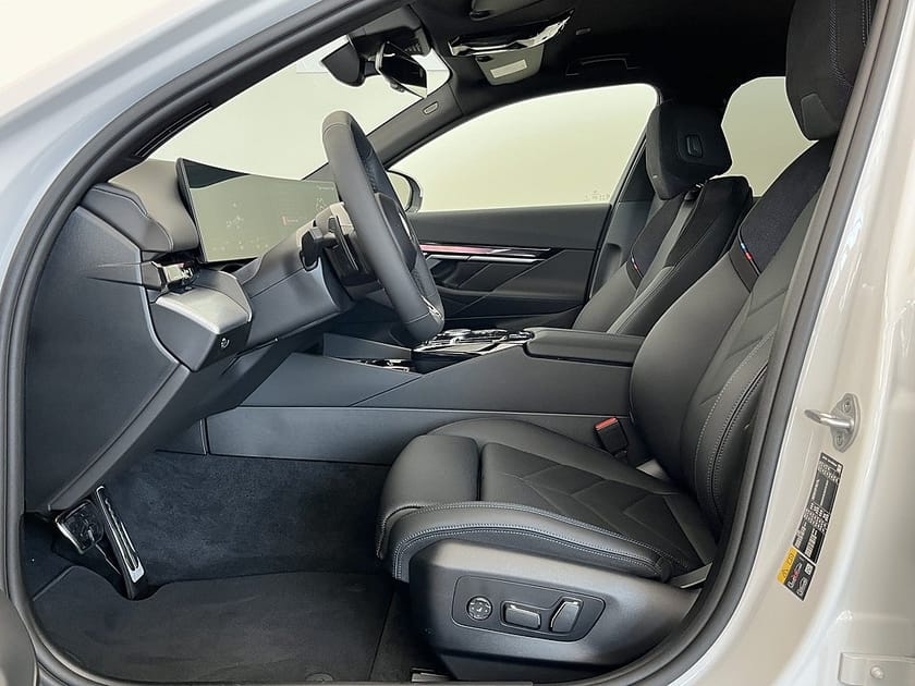 Bild 5 av BMW i5 xDrive40 Touring M Sport Rattvärme Drag Comfort Access