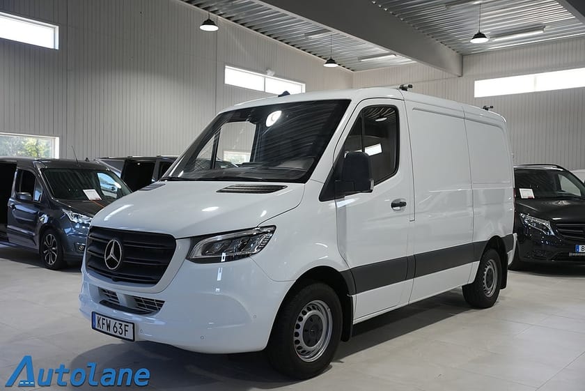 Bild 1 av Mercedes-Benz Sprinter 317 CDI RWD Panel Van 9G Dragkrok,Inredning,360°