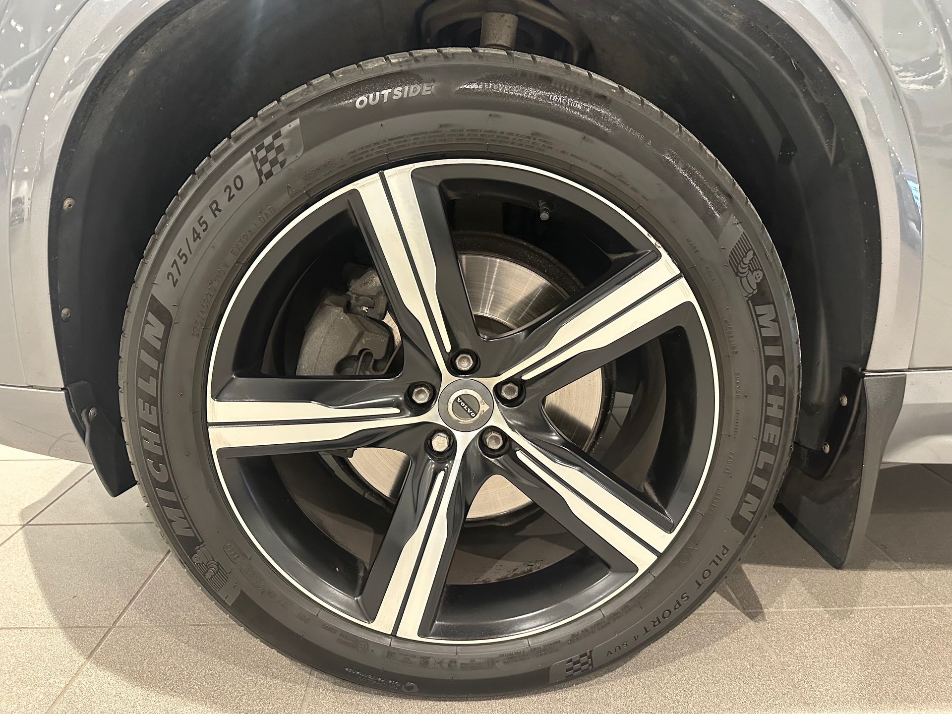 Volvo XC90 T5 AWD R-Design 7-säten 2019, photo 3/10