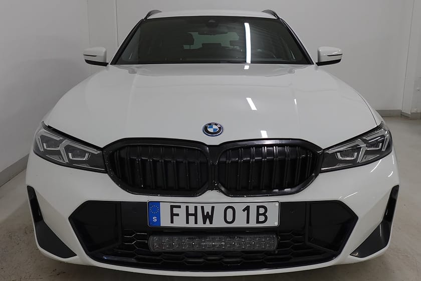 Bild 2 av BMW 330e xDrive Touring Steptronic M Sport Drag P-Värme Navi