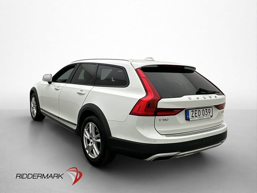Bild 4 av Volvo V90 Cross Country D4 AWD Pro VOC Pano Kamera Skinn