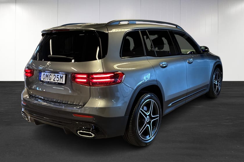 Bild 3 av Mercedes-Benz GLB 220 d 4MATIC 4M | AMG | Pano | Drag | 360 | Nightpaket | Minnespaket