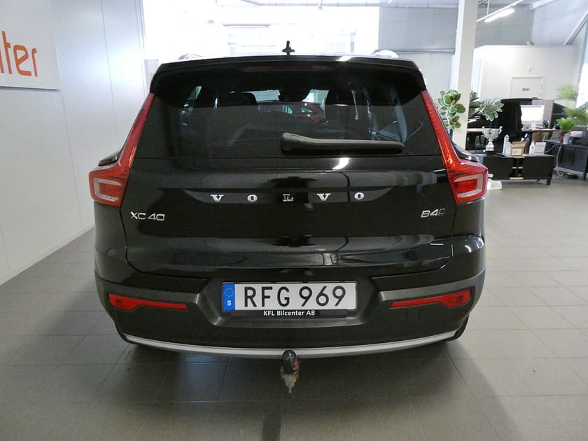 Bild 5 av Volvo XC40 B4 AWD Skinn-H&K-Drag-Värmare-Kamera-Navi-SoV