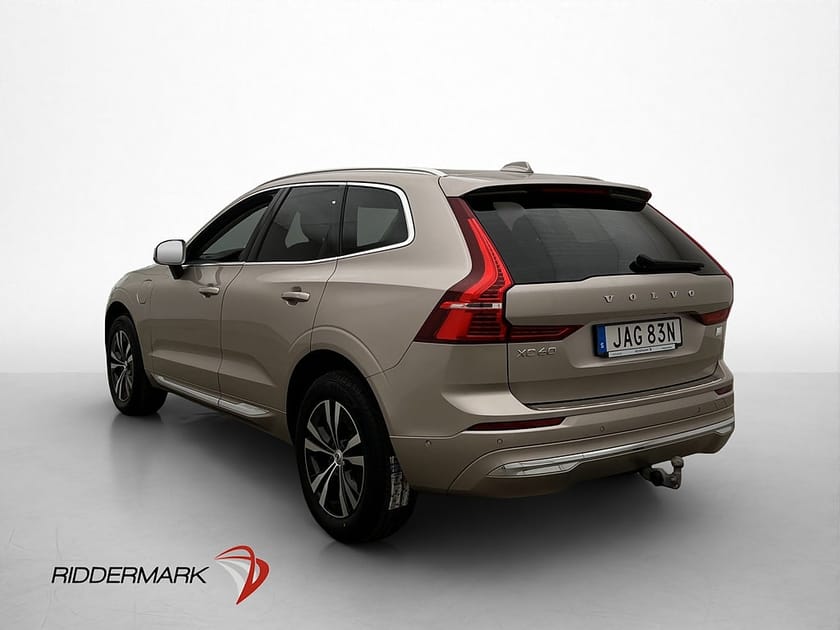 Bild 5 av Volvo XC60 Recharge T6 AWD Core Edition Pano Värm 360° Drag