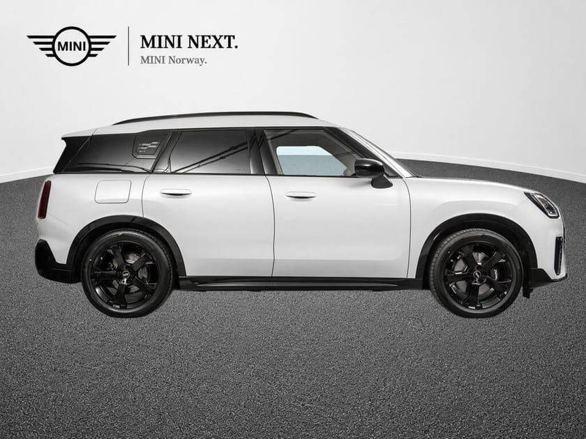 Bilde 4 av MINI Countryman SE ALL4 JCW Trim, Package L + V.hjul