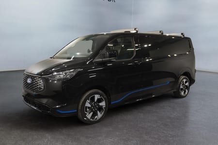 Ford E-Transit Custom 340 AWD E-Custom Skåp Sport 340l Elmotor 160kw 218hk 1-Växlad El