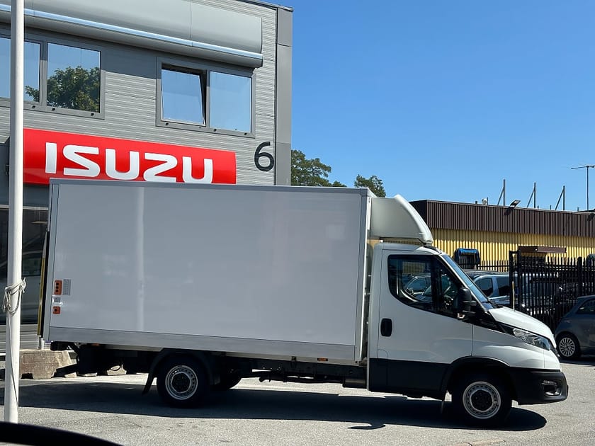 Bild 4 av Iveco Daily 35-140 Chassi Cab 18m3 Volymskåp med lyft | Hi-Matic | 3 års garanti