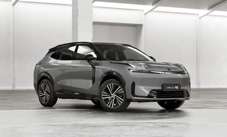Lynk & Co 08 Core PHEV