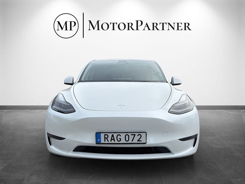 Bild 3 av Tesla Model Y Long Range AWD Autopilot Dragkrok MOMS 514hk