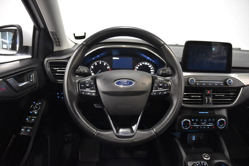Bild 2 av Ford Focus 1.0 Titanium Rattv Navi B-kam P-sensorer Nybes