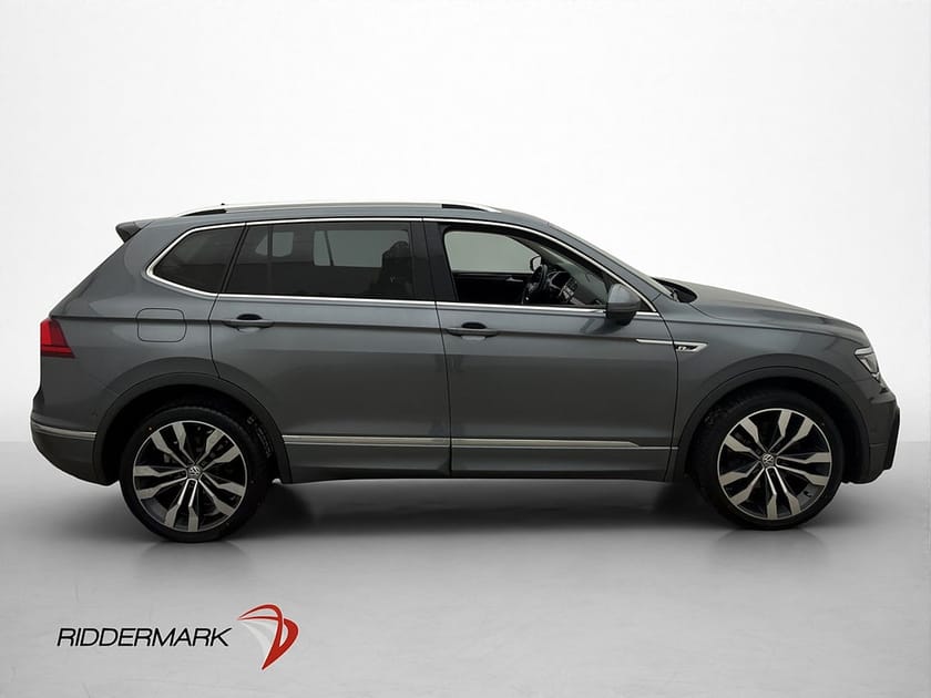 Bild 3 av Volkswagen Tiguan Allspace 7-sätes 4M R-Line 7-Sits Cockpit D-Värm
