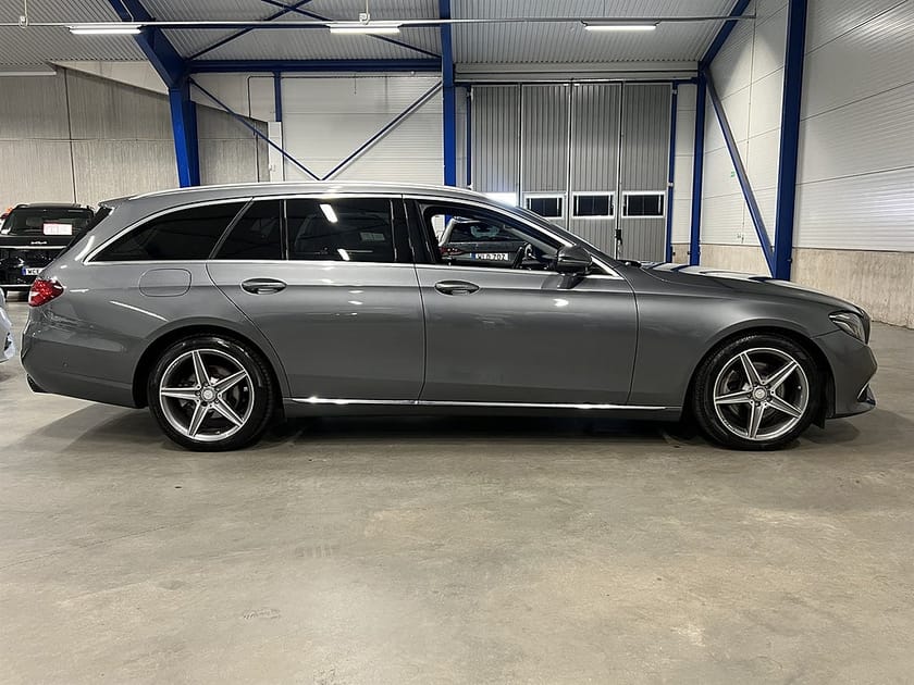 Bild 2 av Mercedes-Benz E 220 T d 4MATIC 194 HK / Avantgarde / Burmester / Värmare /
