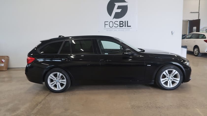 Bild 3 av BMW 320d Touring *RÄNTEKAMPANJ 3.45%* Sport line Navi-Kamera-SoV