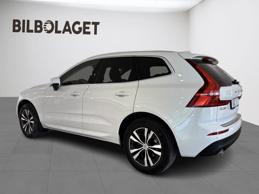 Bild 3 av Volvo XC60 B4 AWD Diesel Momentum Advanced Edt(PANO/DRAG/KAMERA)