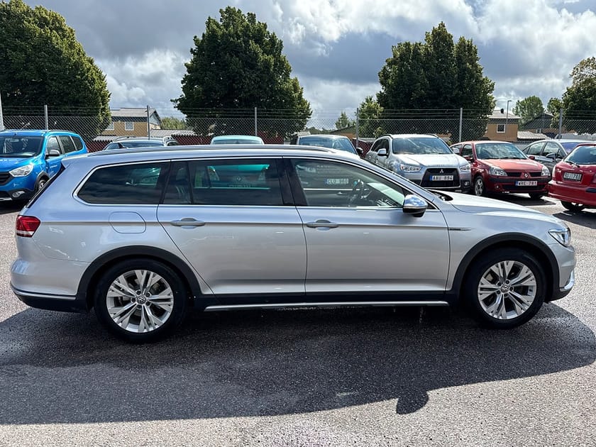 Bild 5 av Volkswagen Passat Alltrack 2.0 TDI 190hk EXECUTIVE DPF SCR 4M Euro 6|COCKPIT|
