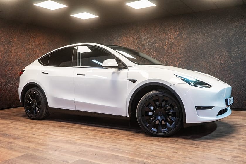 Bild 2 av Tesla Model Y Long Range AWD 514hk | MOMS | Drag | V.pump | 3087kr/må