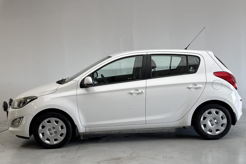 Bild 2 av Hyundai i20 1.4 (100hk) Premium