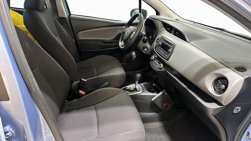 Bild 3 av Toyota Yaris Hybrid e-CVT 101hk Automat Ledramp M-värmare