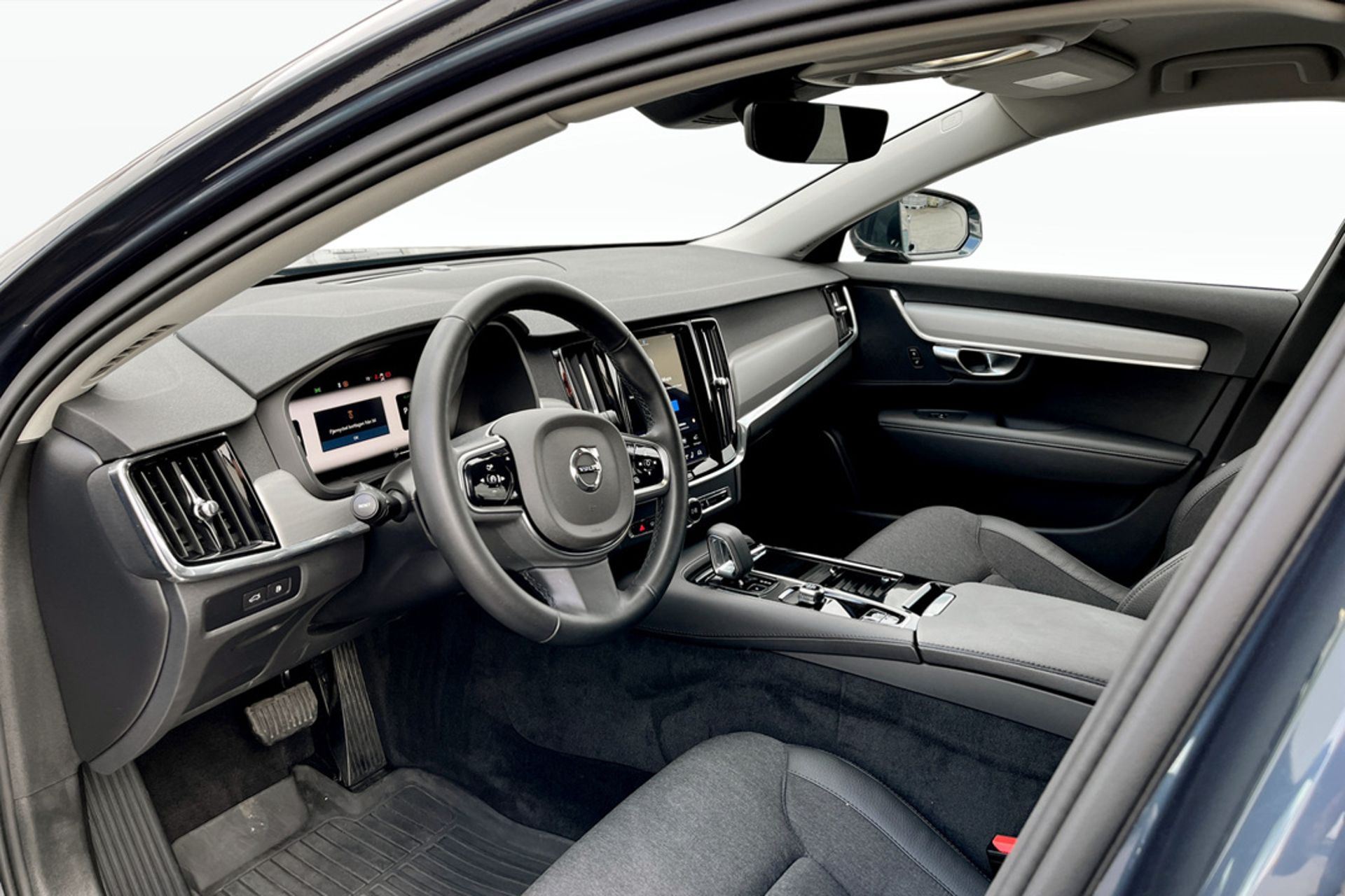 Volvo V90 T6 Plug-In Hybrid AWD 2025, bild 5/9