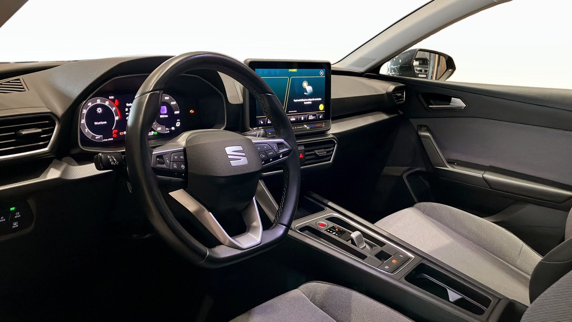 Seat Leon 2025, photo 7/10