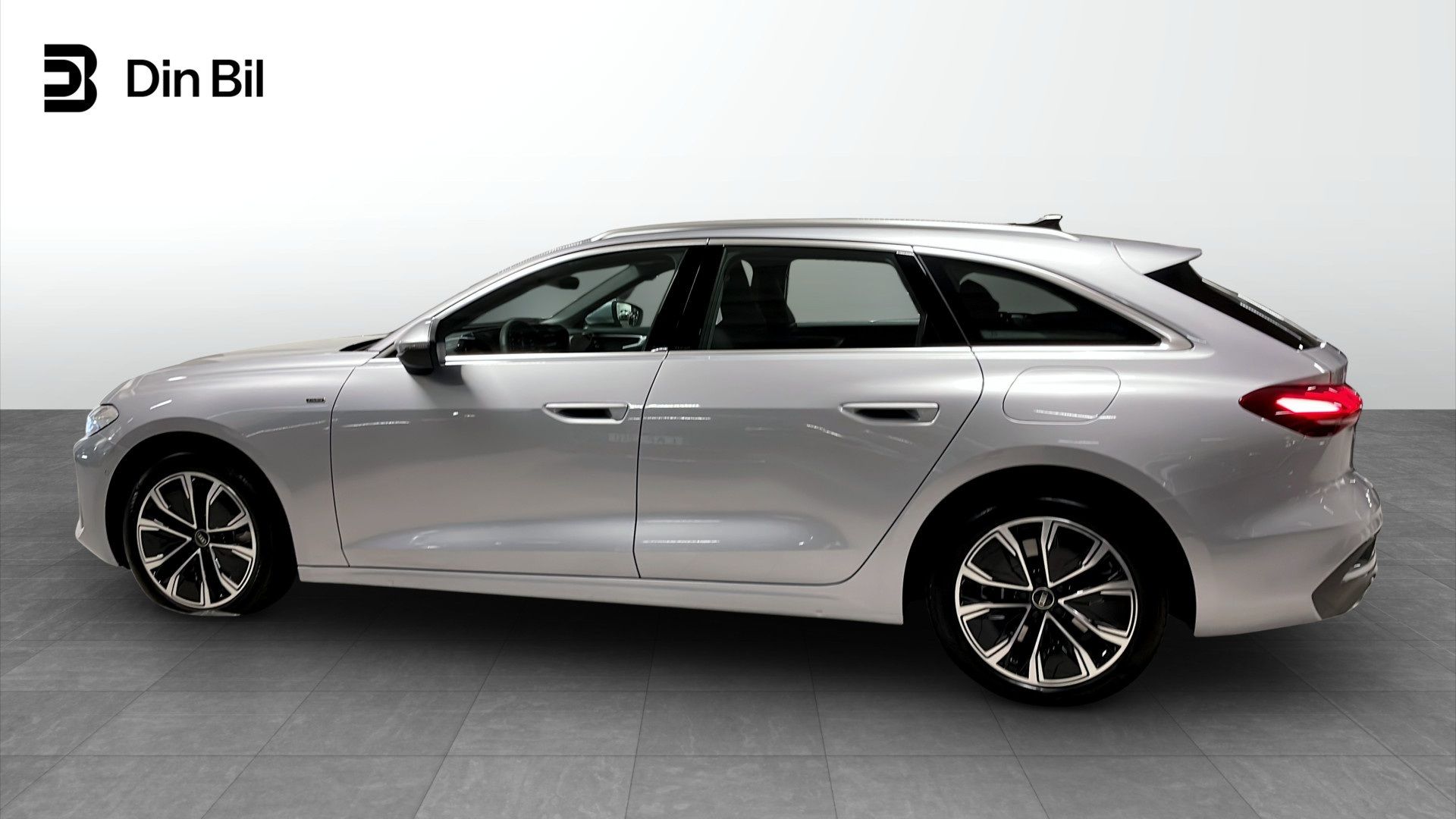 Audi A5 Avant e-hybrid quattro 2025, bild 2/10