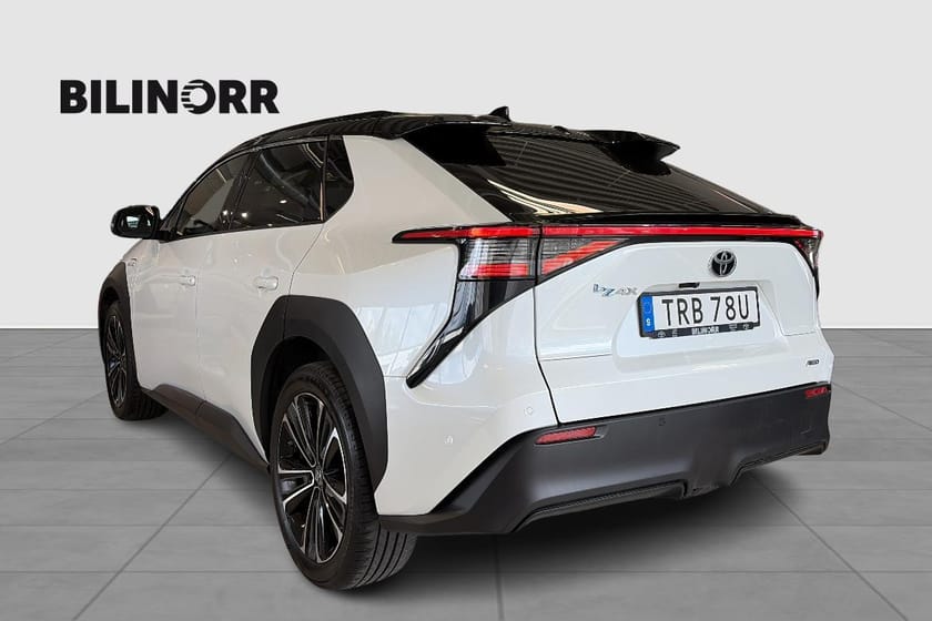 Bild 2 av Toyota bZ4X AWD EXECUTIVE 20" GLASTAK JBL